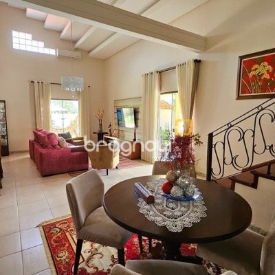 Casa com 280m², 4 quartos (sendo 3 suítes), 2 garagens, no bairro Sul do Rio em Santo Amaro da Imperatriz