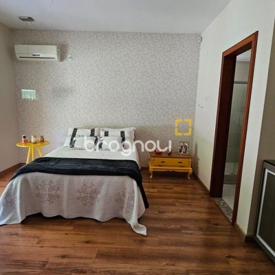 Casa com 280m², 4 quartos (sendo 3 suítes), 2 garagens, no bairro Sul do Rio em Santo Amaro da Imperatriz