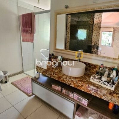 Casa com 280m², 4 quartos (sendo 3 suítes), 2 garagens, no bairro Sul do Rio em Santo Amaro da Imperatriz