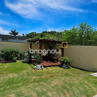 Casa com 280m², 4 quartos (sendo 3 suítes), 2 garagens, no bairro Sul do Rio em Santo Amaro da Imperatriz