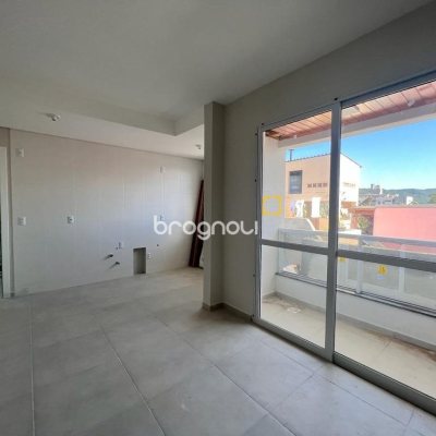 Cobertura com 114m², 2 quartos (sendo 2 suítes), 2 garagens, no bairro Itacorubi em Florianópolis