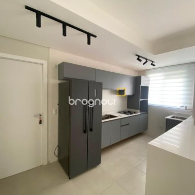 Cobertura com 114m², 3 quartos (sendo 3 suítes), 2 garagens, no bairro Itacorubi em Florianópolis