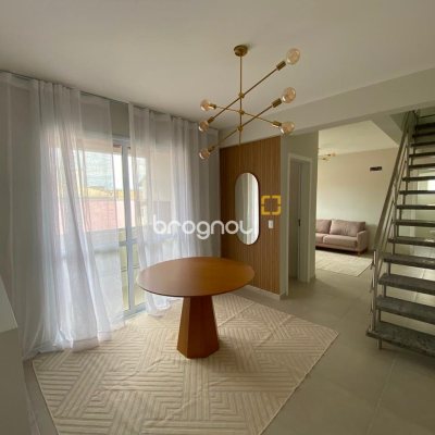 Cobertura com 114m², 3 quartos (sendo 3 suítes), 2 garagens, no bairro Itacorubi em Florianópolis