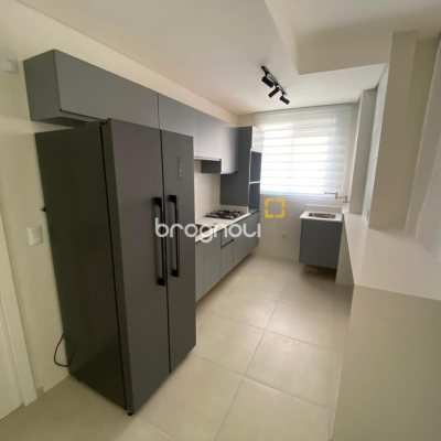 Cobertura com 114m², 3 quartos (sendo 3 suítes), 2 garagens, no bairro Itacorubi em Florianópolis