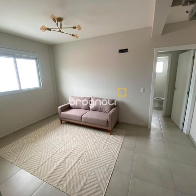 Cobertura com 114m², 3 quartos (sendo 3 suítes), 2 garagens, no bairro Itacorubi em Florianópolis