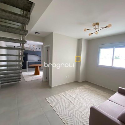 Cobertura com 114m², 3 quartos (sendo 3 suítes), 2 garagens, no bairro Itacorubi em Florianópolis