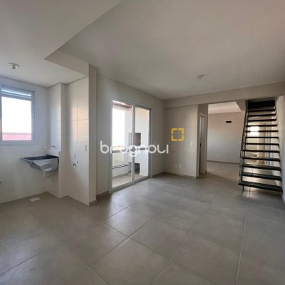 Cobertura com 114m², 2 quartos (sendo 2 suítes), 2 garagens, no bairro Itacorubi em Florianópolis