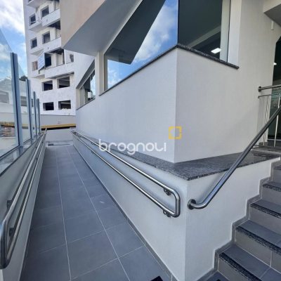 Cobertura com 114m², 2 quartos (sendo 2 suítes), 2 garagens, no bairro Itacorubi em Florianópolis