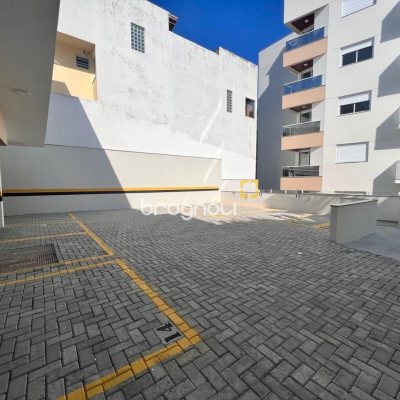 Cobertura com 114m², 2 quartos (sendo 2 suítes), 2 garagens, no bairro Itacorubi em Florianópolis