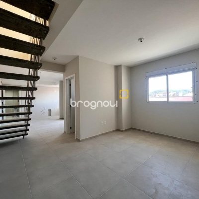 Cobertura com 114m², 2 quartos (sendo 2 suítes), 2 garagens, no bairro Itacorubi em Florianópolis