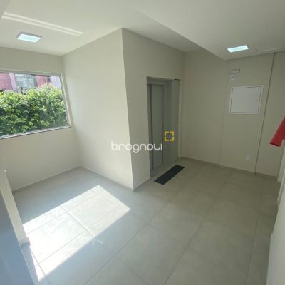 Cobertura com 114m², 2 quartos (sendo 2 suítes), 2 garagens, no bairro Itacorubi em Florianópolis