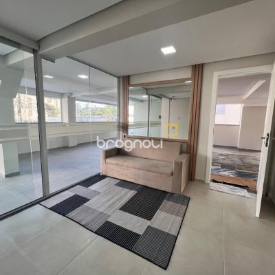 Cobertura com 115m², 2 quartos (sendo 2 suítes), 1 garagem, no bairro Itacorubi em Florianópolis