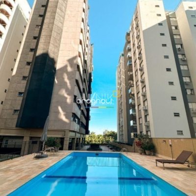 Apartamento com 381m², 4 quartos (sendo 2 suítes), 3 garagens, no bairro Beira Mar em Florianópolis
