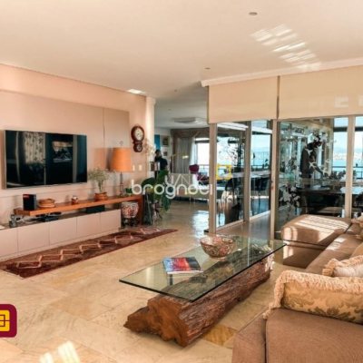 Apartamento com 381m², 4 quartos (sendo 2 suítes), 3 garagens, no bairro Beira Mar em Florianópolis