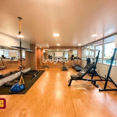 Apartamento com 381m², 4 quartos (sendo 2 suítes), 3 garagens, no bairro Beira Mar em Florianópolis