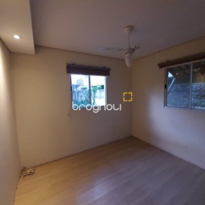 Casa com 325m², 3 garagens, no bairro Morro das Pedras em Florianópolis