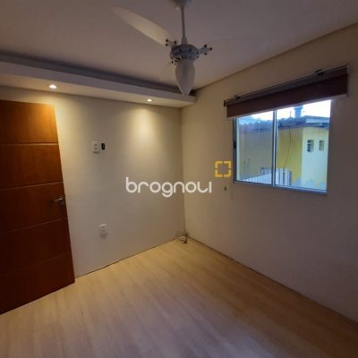 Casa com 325m², 3 garagens, no bairro Morro das Pedras em Florianópolis