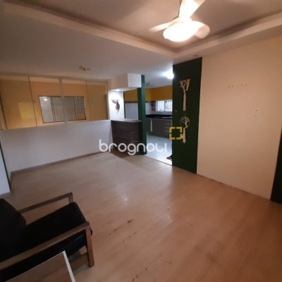 Casa com 325m², 3 garagens, no bairro Morro das Pedras em Florianópolis