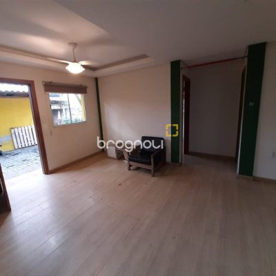 Casa com 325m², 3 garagens, no bairro Morro das Pedras em Florianópolis