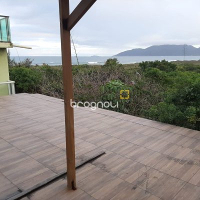 Casa com 325m², 3 garagens, no bairro Morro das Pedras em Florianópolis