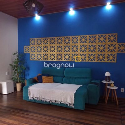 Casa com 94m², no bairro Centro em São José