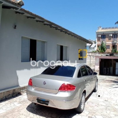 Casa com 94m², no bairro Centro em São José
