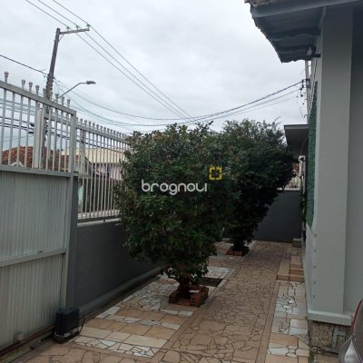 Casa com 94m², no bairro Centro em São José