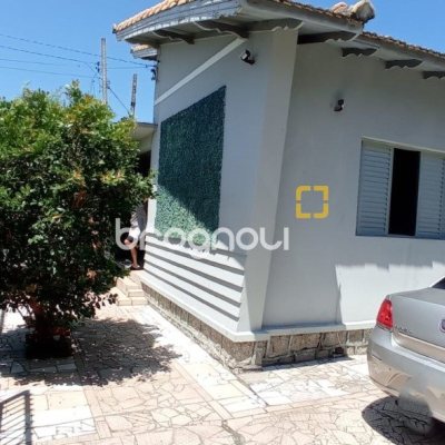 Casa com 94m², no bairro Centro em São José