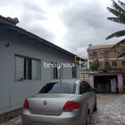 Casa com 94m², no bairro Centro em São José