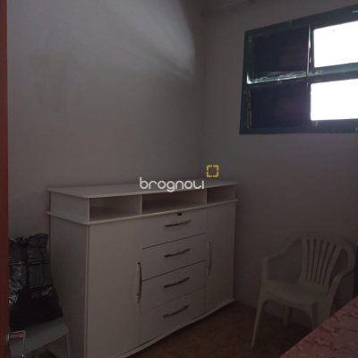 Casa com 94m², no bairro Centro em São José