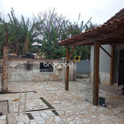 Casa com 94m², no bairro Centro em São José