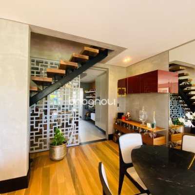 Casa de Condomínio com 175m², 3 quartos (sendo 3 suítes), 3 garagens, no bairro Lagoa da Conceição em Florianópolis