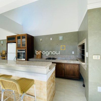 Casa de Condomínio com 175m², 3 quartos (sendo 3 suítes), 3 garagens, no bairro Lagoa da Conceição em Florianópolis