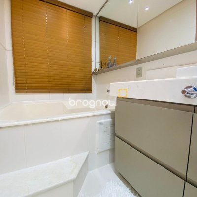 Casa de Condomínio com 175m², 3 quartos (sendo 3 suítes), 3 garagens, no bairro Lagoa da Conceição em Florianópolis