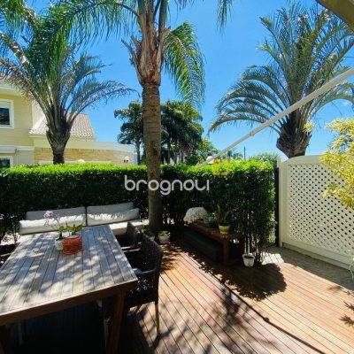 Casa de Condomínio com 175m², 3 quartos (sendo 3 suítes), 3 garagens, no bairro Lagoa da Conceição em Florianópolis