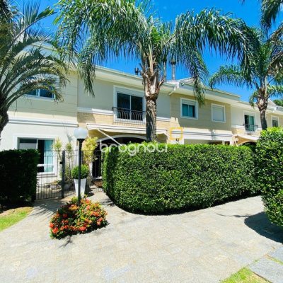 Casa de Condomínio com 175m², 3 quartos (sendo 3 suítes), 3 garagens, no bairro Lagoa da Conceição em Florianópolis