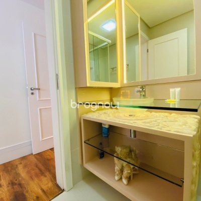 Casa de Condomínio com 175m², 3 quartos (sendo 3 suítes), 3 garagens, no bairro Lagoa da Conceição em Florianópolis