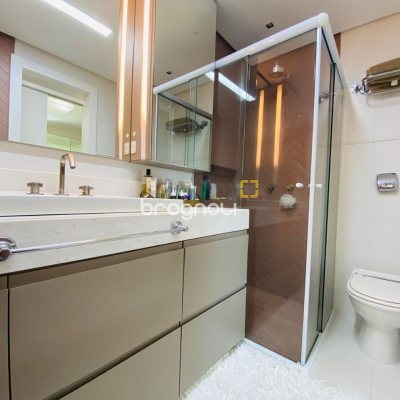 Casa de Condomínio com 175m², 3 quartos (sendo 3 suítes), 3 garagens, no bairro Lagoa da Conceição em Florianópolis