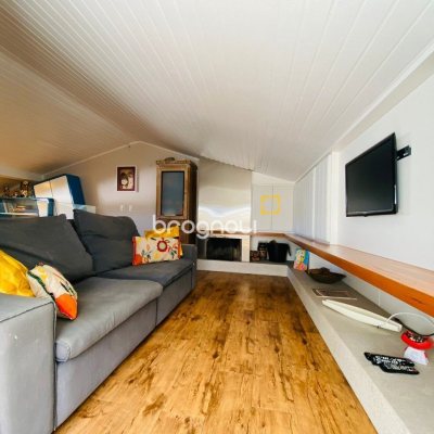 Casa de Condomínio com 175m², 3 quartos (sendo 3 suítes), 3 garagens, no bairro Lagoa da Conceição em Florianópolis