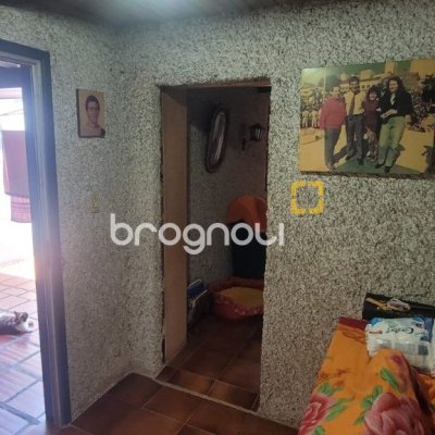 Casa com 214m², 4 quartos (sendo 1 suíte), 3 garagens, no bairro Balneário em Florianópolis