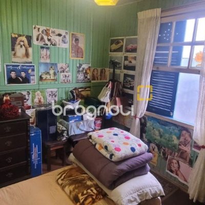Casa com 214m², 4 quartos (sendo 1 suíte), 3 garagens, no bairro Balneário em Florianópolis
