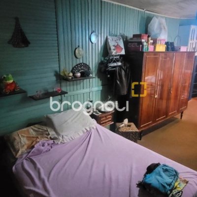 Casa com 214m², 4 quartos (sendo 1 suíte), 3 garagens, no bairro Balneário em Florianópolis
