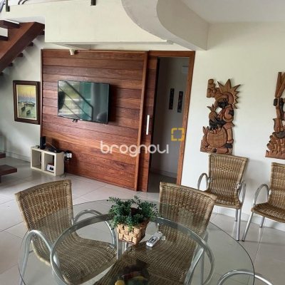 Casa com 433m², 10 quartos (sendo 1 suíte), 7 garagens, no bairro Canasvieiras em Florianópolis