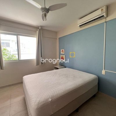 Casa com 433m², 10 quartos (sendo 1 suíte), 7 garagens, no bairro Canasvieiras em Florianópolis