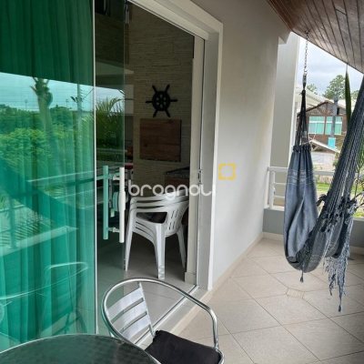 Casa com 433m², 10 quartos (sendo 1 suíte), 7 garagens, no bairro Canasvieiras em Florianópolis