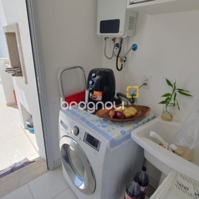 Apartamento com 161m², 2 quartos (sendo 1 suíte), 2 garagens, no bairro Campeche em Florianópolis