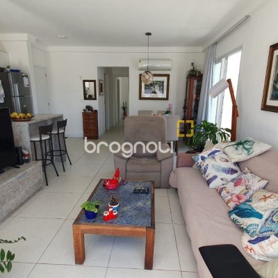 Apartamento com 161m², 2 quartos (sendo 1 suíte), 2 garagens, no bairro Campeche em Florianópolis