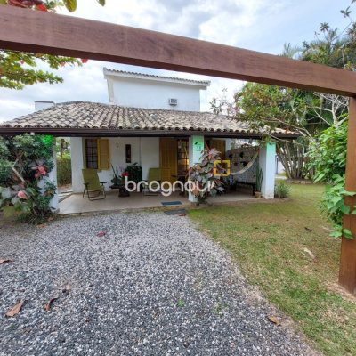 Casa com 233m², 7 quartos (sendo 1 suíte), 2 garagens, no bairro Cachoeira do Bom Jesus em Florianópolis