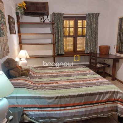 Casa com 233m², 7 quartos (sendo 1 suíte), 2 garagens, no bairro Cachoeira do Bom Jesus em Florianópolis