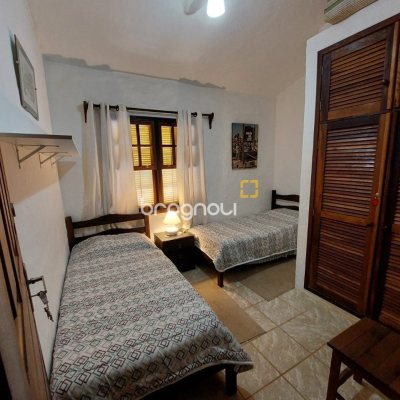 Casa com 233m², 7 quartos (sendo 1 suíte), 2 garagens, no bairro Cachoeira do Bom Jesus em Florianópolis